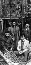 “Negozio” di tappeti antichi in Tiflis – fine XIX inizi XX secolo